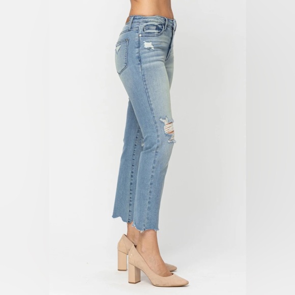 NWOT Judy Blue Tinted Wash Mid-Rise Cropped Straight Jeans 20W - Picture 3 of 14